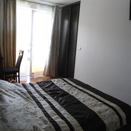 Villa Over Lake Mielno  Rom bilde