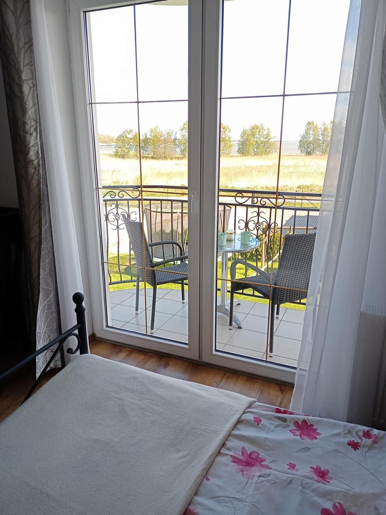 Villa Over Lake Mielno  Eksteriør bilde