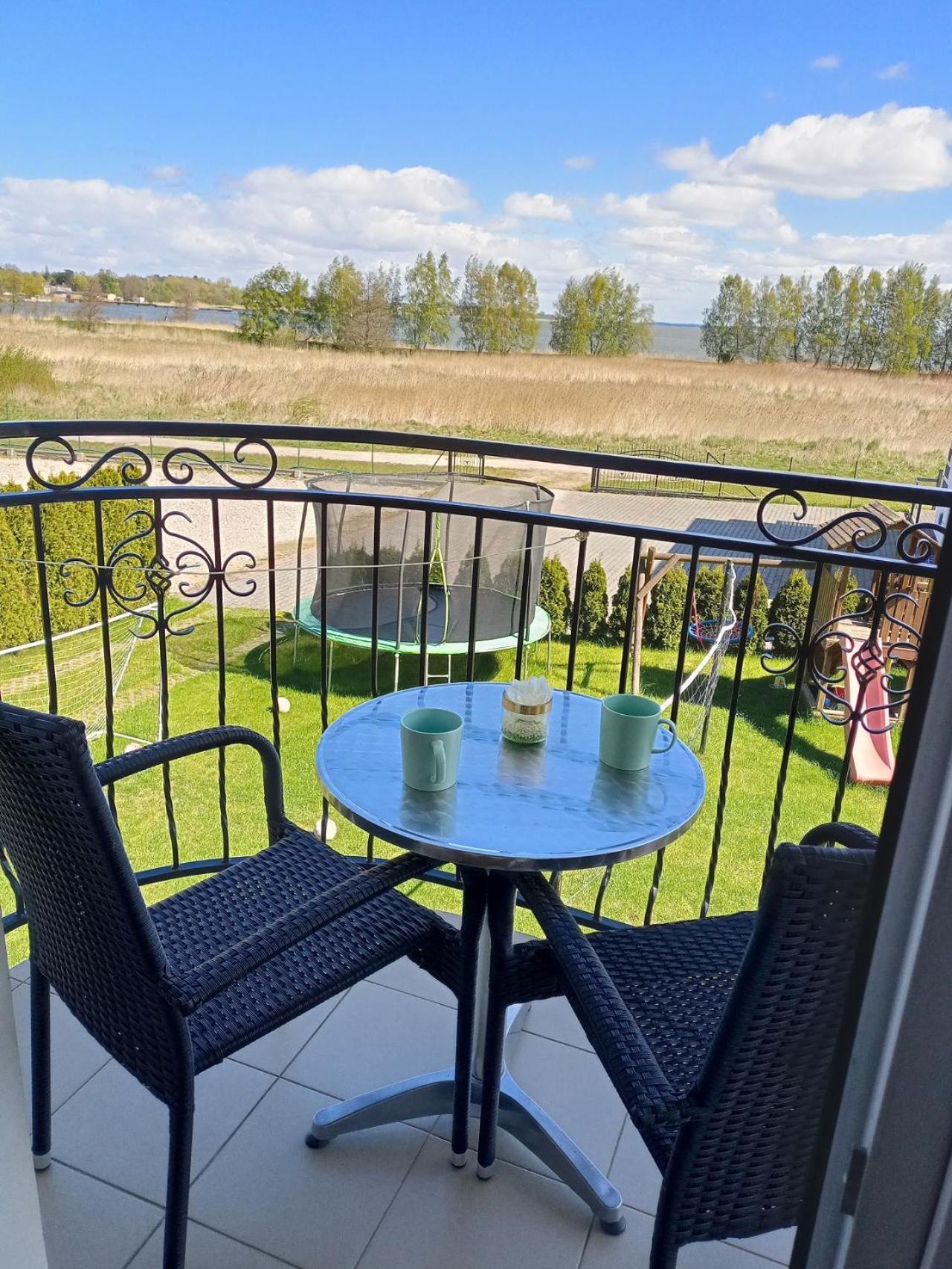 Villa Over Lake Mielno  Eksteriør bilde