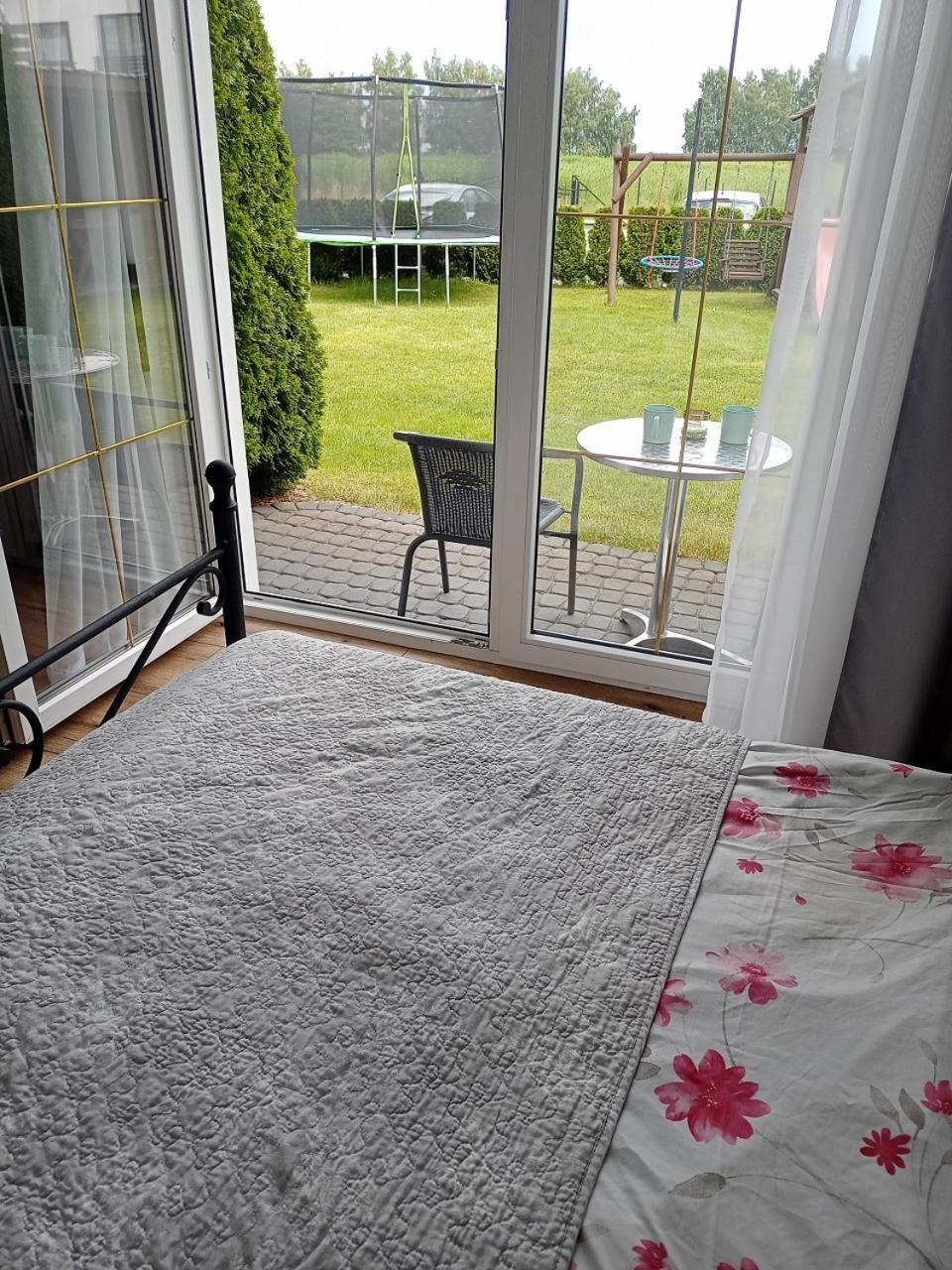 Villa Over Lake Mielno  Rom bilde